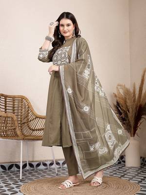 olive embroidered a-line kurta trouser dupatta set 5