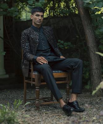 Black embroidered velvet kurta jacket set 4