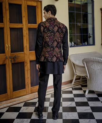 Black embroidered velvet kurta jacket set 3