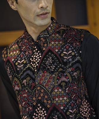 Black embroidered velvet kurta jacket set 4