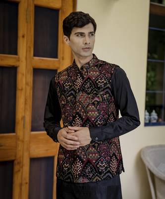 Black embroidered velvet kurta jacket set 5