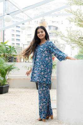Blue box pleated all over printed cotton co-ord set 5