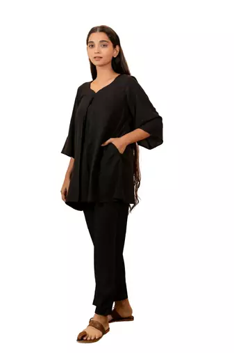 Black box pleated co-ord set