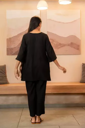 Black box pleated co-ord set