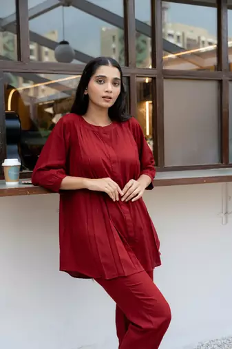 Maroon pleated band collar co-ord set