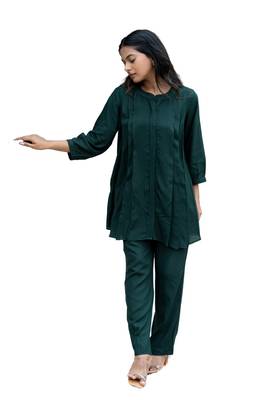 Green sweetheart neck with flared sleeve co-ord set 2