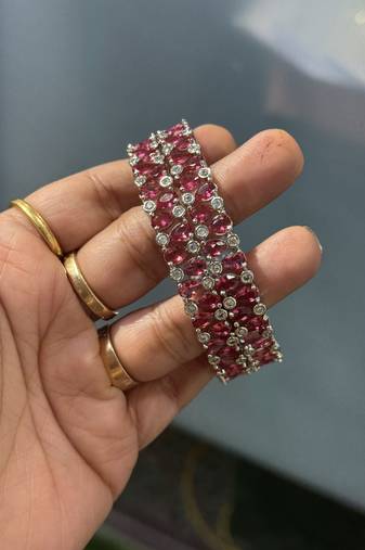 Zircon red bangle set 