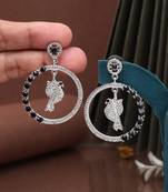 Sleek black color fashion earrings