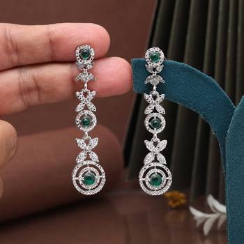 Radiant green color fashion earrings 1