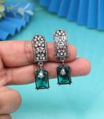 Leafy green color fashion earrings