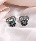 Fresh leaf green color fashion earrings