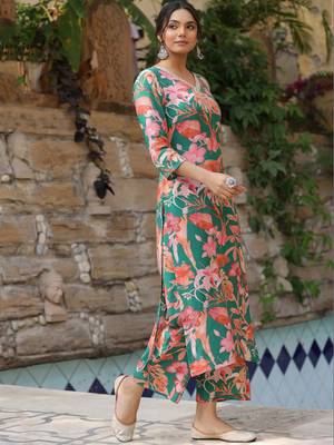 Beautiful green ceremonial dress with printed on viscosee  4