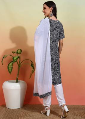 Elegant black crepe printed festive salwar kameez 2