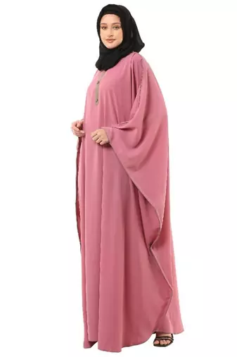 Pink kaftan with fashionable buttons