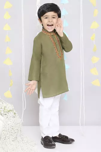 Green embroidered cotton kurta pyjama set