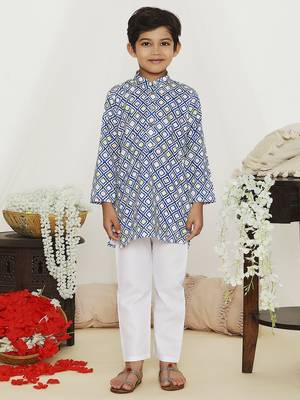 Blue embroidered cotton kurta pyjama 1