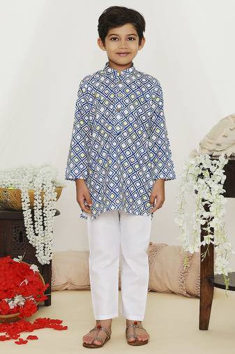 Blue embroidered cotton kurta pyjama