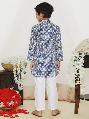 Blue embroidered cotton kurta pyjama 2
