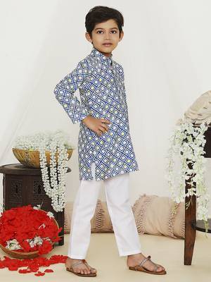 Blue embroidered cotton kurta pyjama 3
