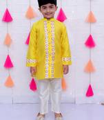 Yellow embroidered taffeta sherwani set