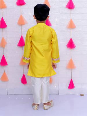 Yellow embroidered taffeta sherwani set 2