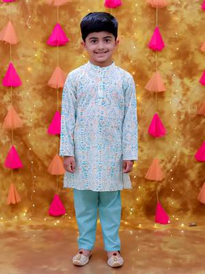 Green printed cotton kurta pyjama 1