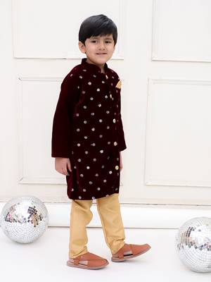 Wine plain velvet sherwani pyjama 3