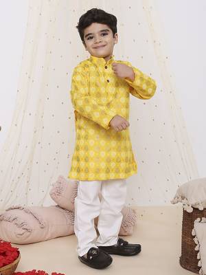 Yellow printed silk blend kurta pyjama 3