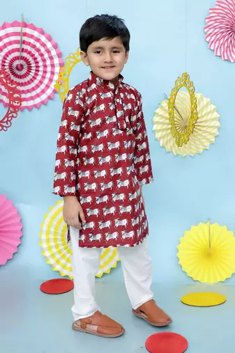 Maroon animal printed cotton kurta pyjama