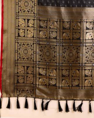 Women Black Kanjivaram Style Saree And Zari Work Rich Pallu Saree With Blouse For Women 4