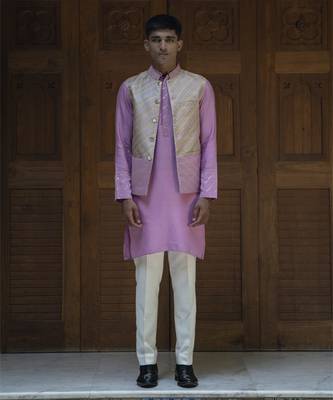 Pink embroidered banarasi kurta jacket set 4