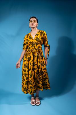 Olive green tropical print v-neck button-front midi dress 1