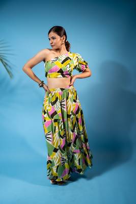 one-shoulder abstract print co-ord set – multi green 2