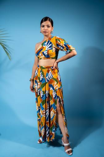 one-shoulder abstract print co-ord set – multi brown