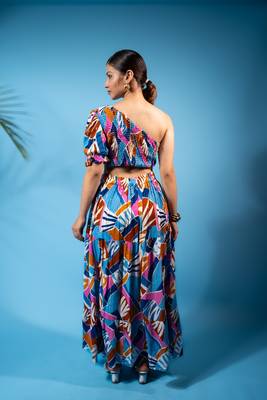 one-shoulder abstract print co-ord set – multi blue 3
