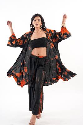 Black tie-dye shrug & pant co-ord set with solid tube top 2