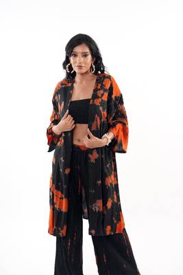 Black tie-dye shrug & pant co-ord set with solid tube top 5