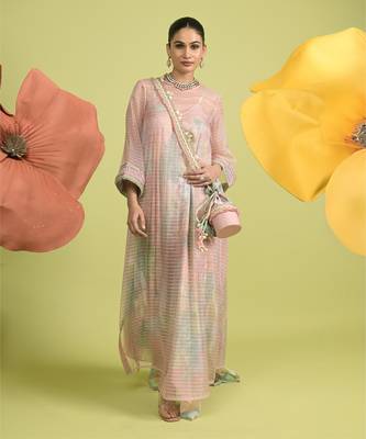 Baby pink floral print cotton kurta sets 1
