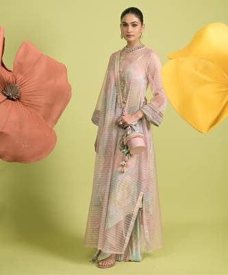 Baby pink floral print cotton kurta sets 2