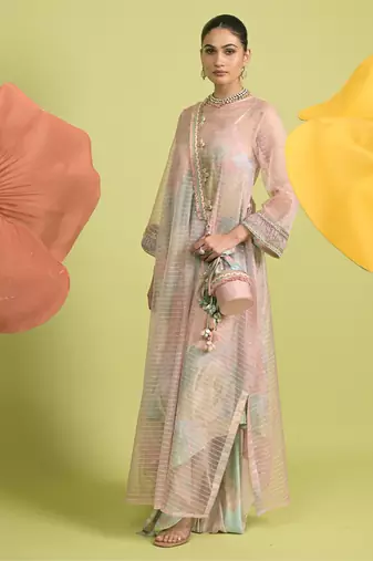 Baby pink floral print cotton kurta sets