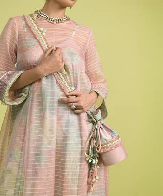 Baby pink floral print cotton kurta sets 4