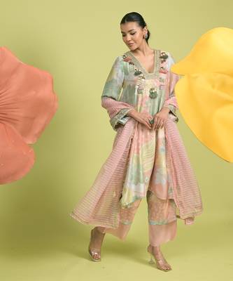 Baby pink zari work cotton kurta sets 3