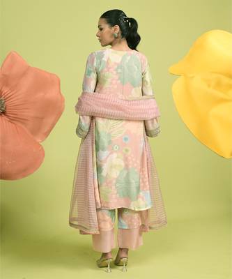 Baby pink zari work cotton kurta sets 4
