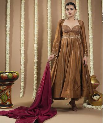 Antique golden silk anarkali set 4