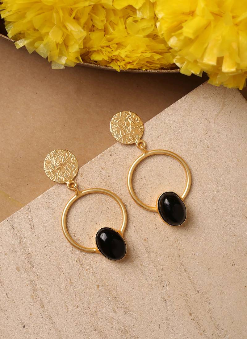 Round Gold Earrings With Black Stone
