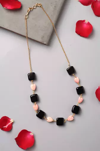 Black Stone Necklace with Rose-Shaped Beads