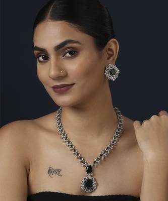 White american diamonds necklace set 1