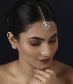 Gold kundan maang tikka