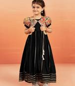  girls' black anarkali set
