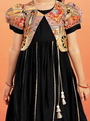 girls' black anarkali set 3
